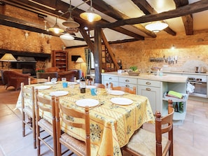 Dining - Detached, Characteristic House in Nature Near Saint-cirq-madelon (Nabirat)