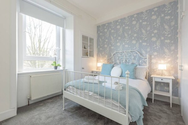 1 bedroom, desk, iron/ironing board, WiFi