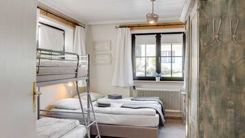 Chalet | 2 bedrooms, individually furnished, bed sheets