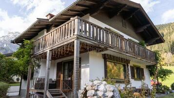 Chalet | Exterior
