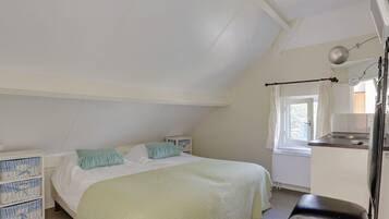 Villa | 4 bedrooms, individually furnished, bed sheets