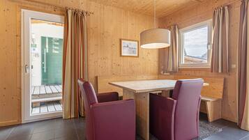 Chalet | Dining