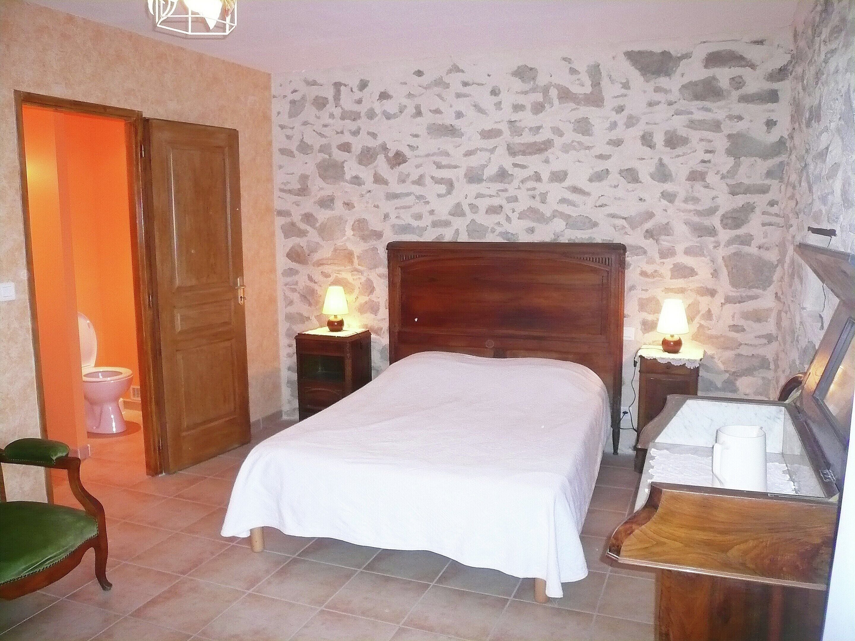 Cottage | 2 bedrooms, individually furnished, iron/ironing board