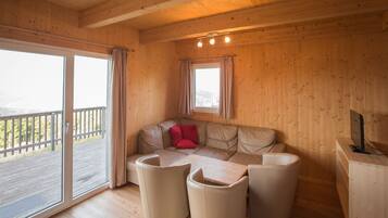 Chalet | Living room | Fireplace