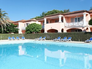 Pool - Apartment in Grimaud With Pools (Grimaud)