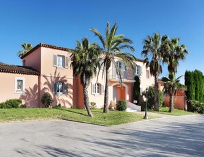 Exterior - Apartment in Grimaud With Pools (Grimaud)