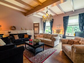 Living room - Historic Villa in Gasselternijveen With Fireplace (Gasselternijveen)