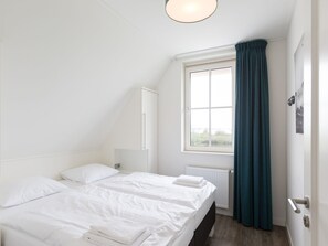 Huvila | 4 makuuhuonetta, yksilöllisesti kalustettu, vuodevaatteet