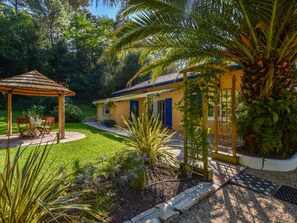 Villa | Exterior - Villa in France Near Beach & Private Pool (Anglet)