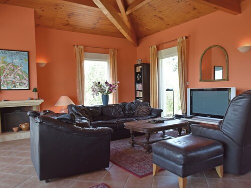 Beautiful Villa on a Hill, Wide Views of the Environment