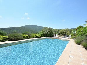 Outdoor pool - Beautiful Villa on a Hill, Wide Views of the Environment (Berlou)
