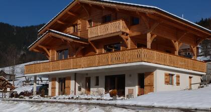 The Luxurious La Gentiane Chalet and Four Minutes From the Village of Saint Jean Daulps