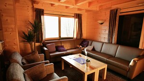 Living room - The Luxurious La Gentiane Chalet and Four Minutes From the Village of Saint Jean Daulps (Saint-Jean-d'Aulps)