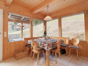Chalet | Ruokailu