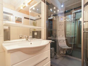 Chalet | Bathroom