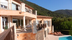 Exterior - Splendid Villa in Cavalaire sur mer With Heated Pool (Cavalaire-sur-Mer)