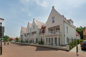 Apartment | Exterior - Spacious Apartment in Koudekerke With Terrace (Koudekerke)