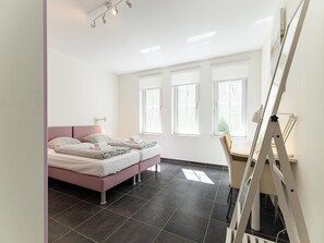 3 bedrooms, bed sheets - Spacious Apartment in Koudekerke With Terrace (Koudekerke)
