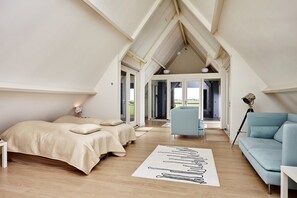 Villa | 9 bedrooms, individually furnished, iron/ironing board, bed sheets - Stately Villa in Wierum with Fantastic Views & Hot Tub (Wierum)