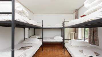 House | 3 bedrooms, individually furnished, bed sheets
