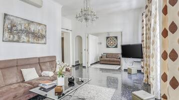 Apartment | Living room