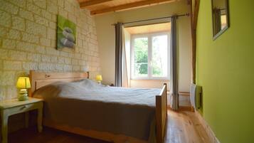 House | 3 bedrooms, individually furnished