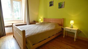 House | 3 bedrooms, individually furnished