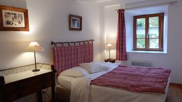 1 bedroom, individually furnished, bed sheets