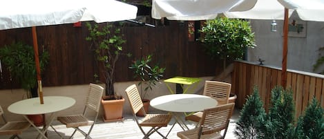 Apartment | Speisen im Freien