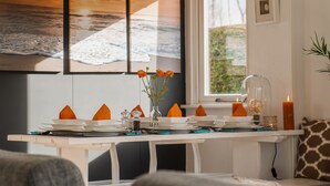 Dining - Nice Chalet with Microwave near Wadden Sea (Tzummarum)
