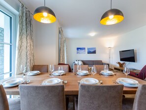 Apartment | Dining