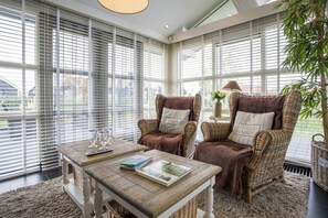 Chalet | Living room - Chalet in Kattendijke Near Eastern Scheldt (Kattendijke)