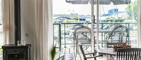 4 bedrooms, individually furnished