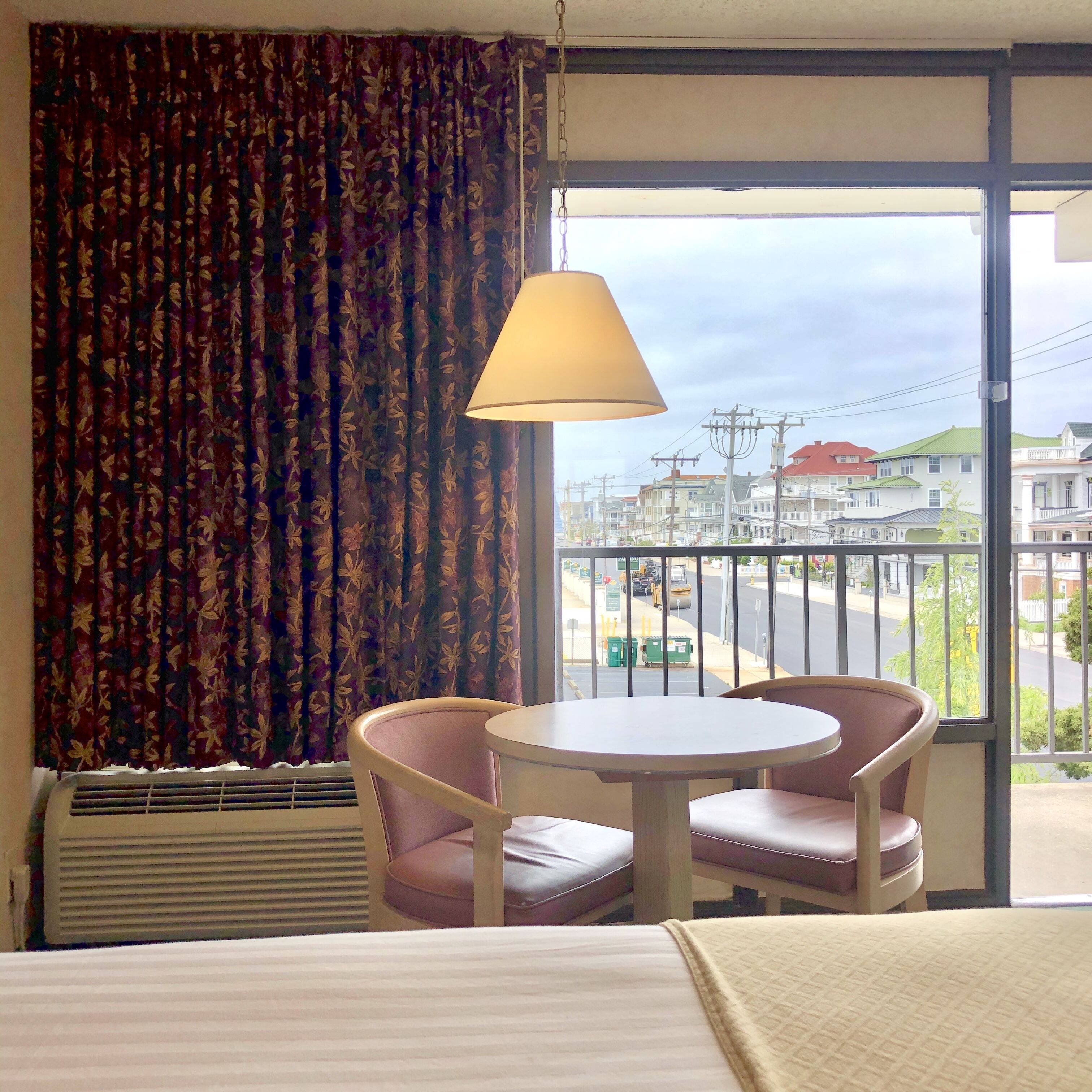 Phòng cơ bản | Bàn, nôi (giường cho trẻ sơ sinh) miễn phí 