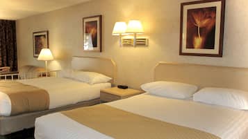 Southside Deluxe | Desk, free cribs/infant beds, free WiFi, bed sheets