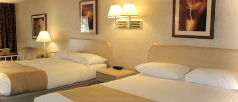 Southside Deluxe | Desk, free cribs/infant beds, free WiFi, bed sheets