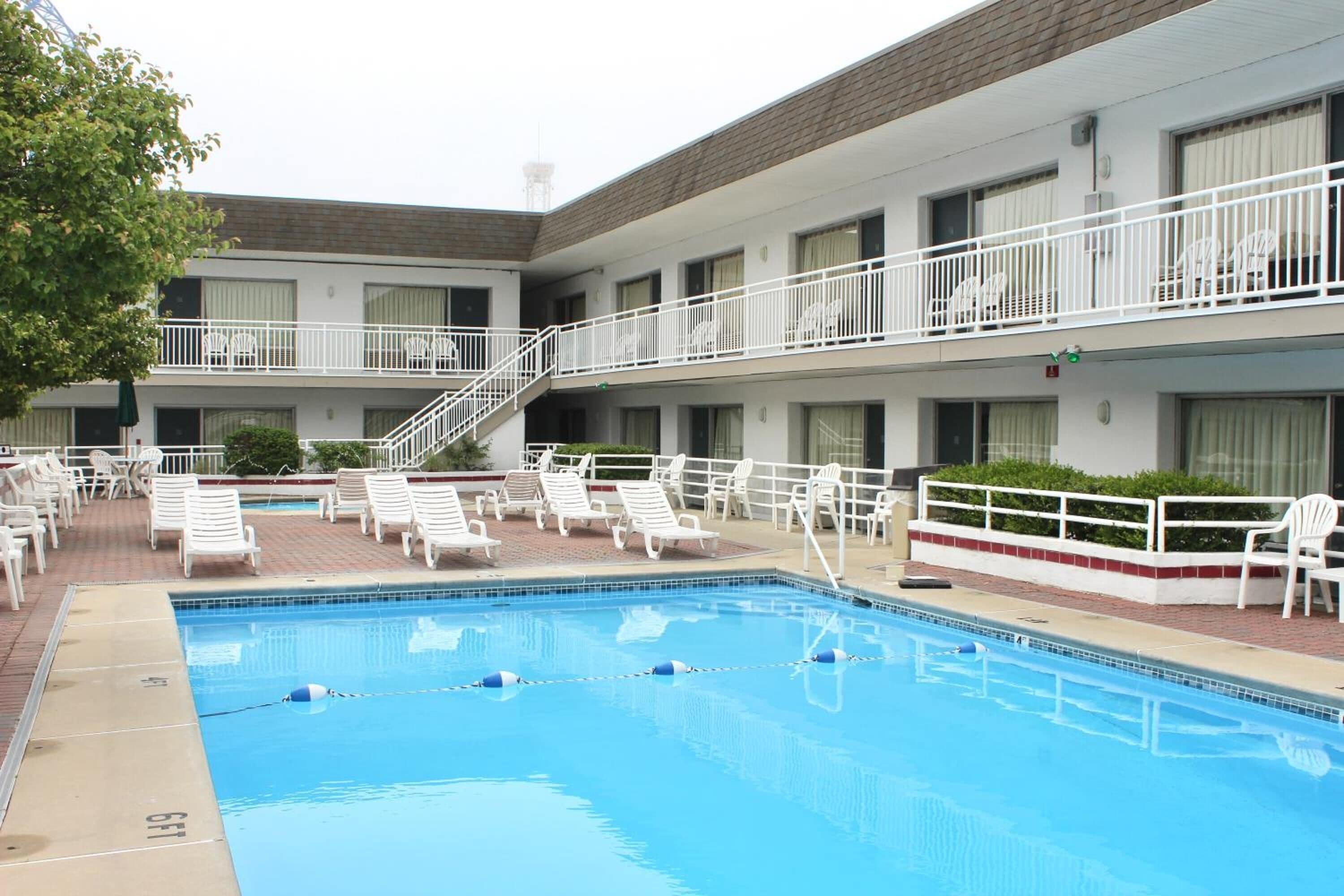 Piscina externa sazonal