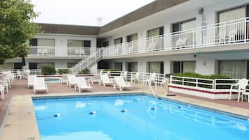 Piscina externa sazonal