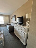 Escritorio, cunas gratuitas, wifi gratis y ropa de cama 