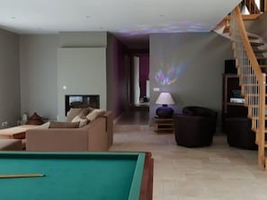 Living room - Spacious Holiday Home in Escardes With Jacuzzi (Escardes)