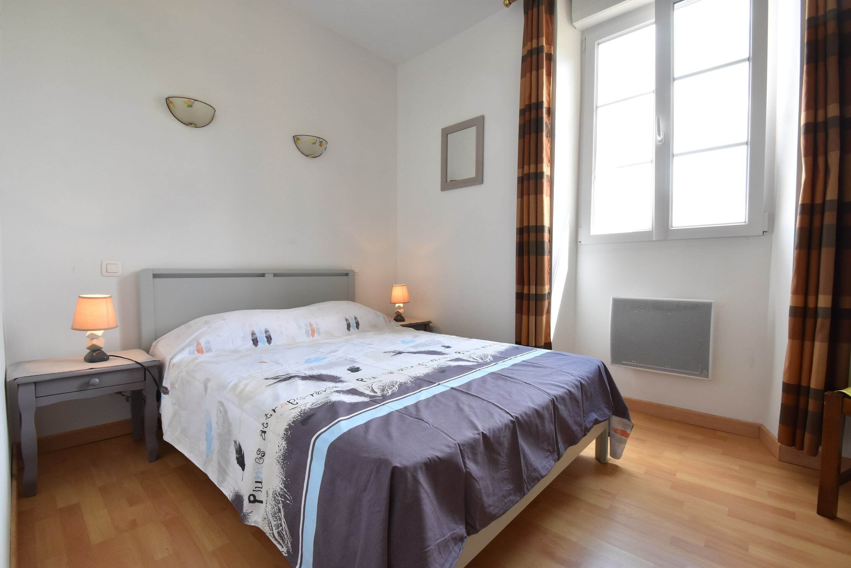 House | 3 bedrooms, individually furnished, iron/ironing board