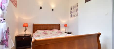 Maison | 3 chambres, ameublement unique, fer et planche Ă repasser