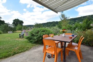 House | Balcony - Villa in Crux-la-ville Near Morvan Park (Crux-la-Ville)