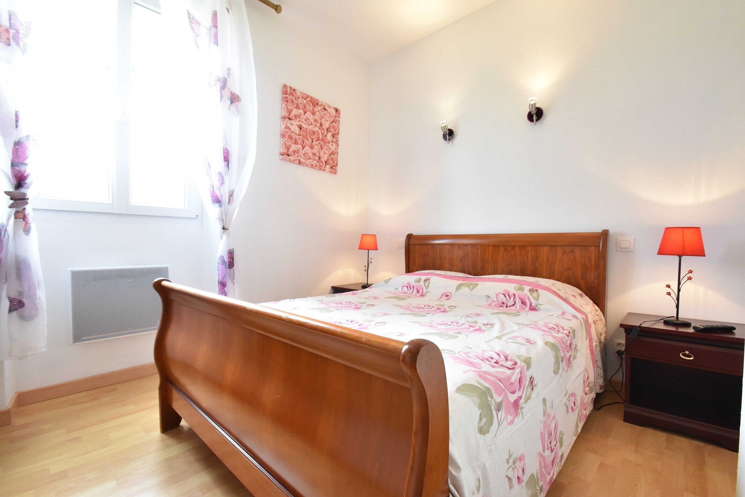 House | 3 bedrooms, individually furnished, iron/ironing board