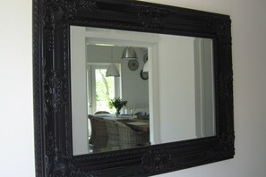 House | Interior detail - Tastefully Decorated Holiday Home With Rural Location Near the Sea (Zuidzande)