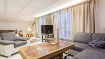 House | Living area | DVD player