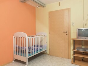 Casa | 4 dormitorios, mobiliario individual, ropa de cama