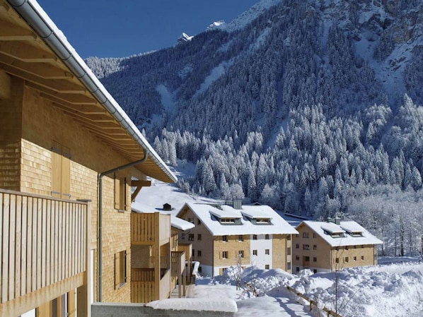 Chalet | Exterior - Vibrant Apartment near Ski Slopes in Brand (Brand)