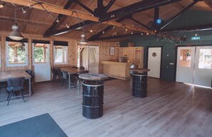 House | Dining - Group Stay in Eigen Wijze Near Playing Field (Bant)