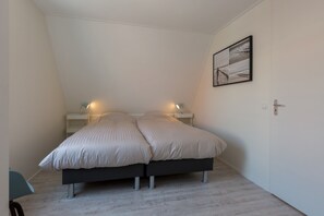3 chambres, ameublement personnalisé, draps fournis